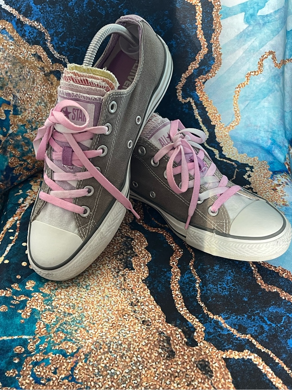 Converse Chuck Taylor All Star Low top Women size 10 Distressed Layered Tongue